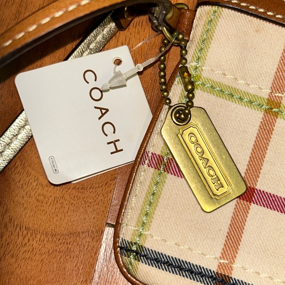 NWT Coach Zipper Wristlet In Fabric Plaid - Picture 3 of 11